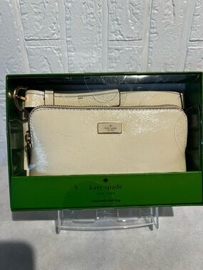 kate spade Cream Patent Leather Belt Bag with Gold Hardware Size S/M